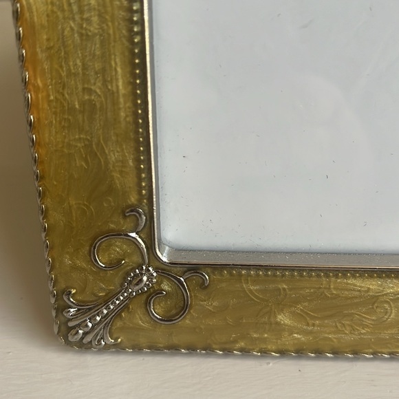Ashleigh Manor Pearlized Gold Enamel Metal Photo Frame 8X10 - Picture 3 of 4
